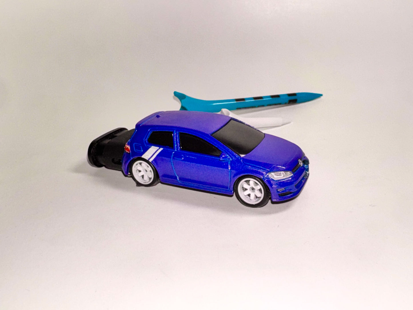 Volkswagen Golf Mk7 Refillable Lighter + Free Golf Tees