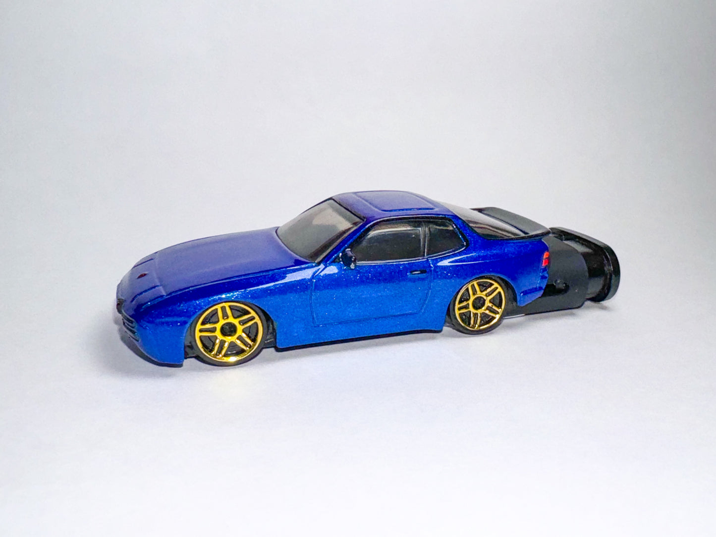 Porsche 944 Refillable Lighter